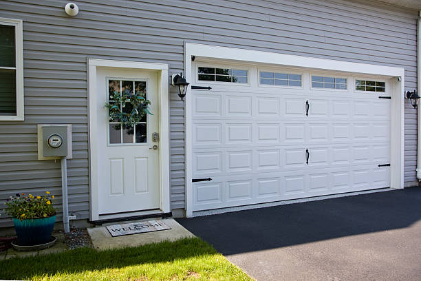 24/7 Emergency Garage Door Roller Replacement experts in San Saba, TX